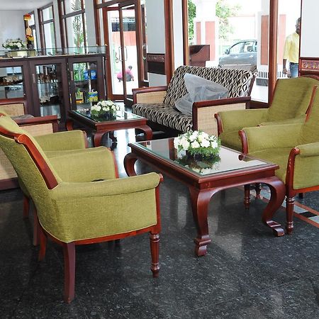 Vijayapark Hotel Kaduturutti ภายนอก รูปภาพ