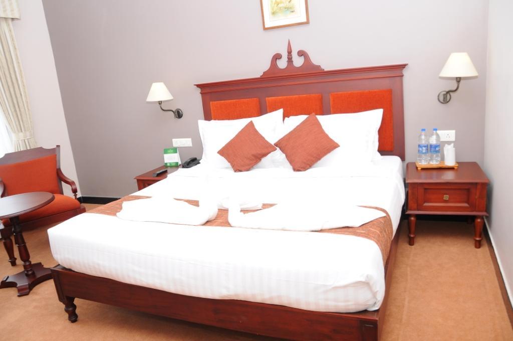 Vijayapark Hotel Kaduturutti ภายนอก รูปภาพ