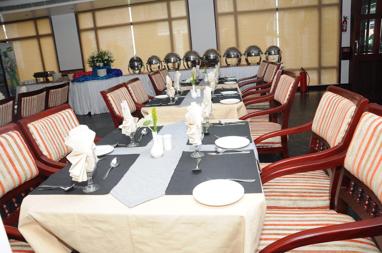 Vijayapark Hotel Kaduturutti ภายนอก รูปภาพ